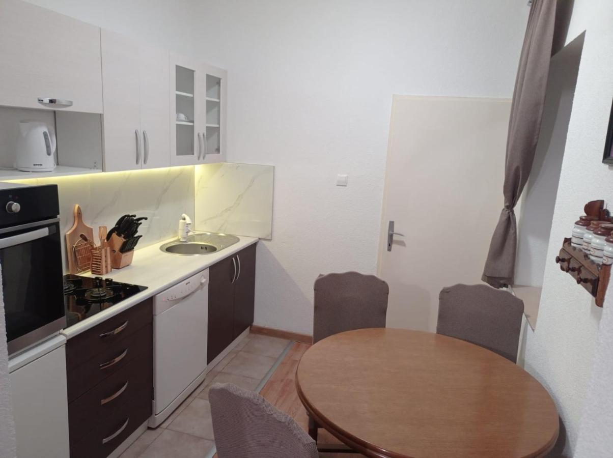 Апартаменти Apartman Lili Лівно Екстер'єр фото